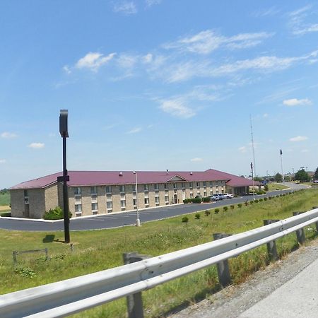 Royalton Inn & Suites Upper Sandusky Ngoại thất bức ảnh