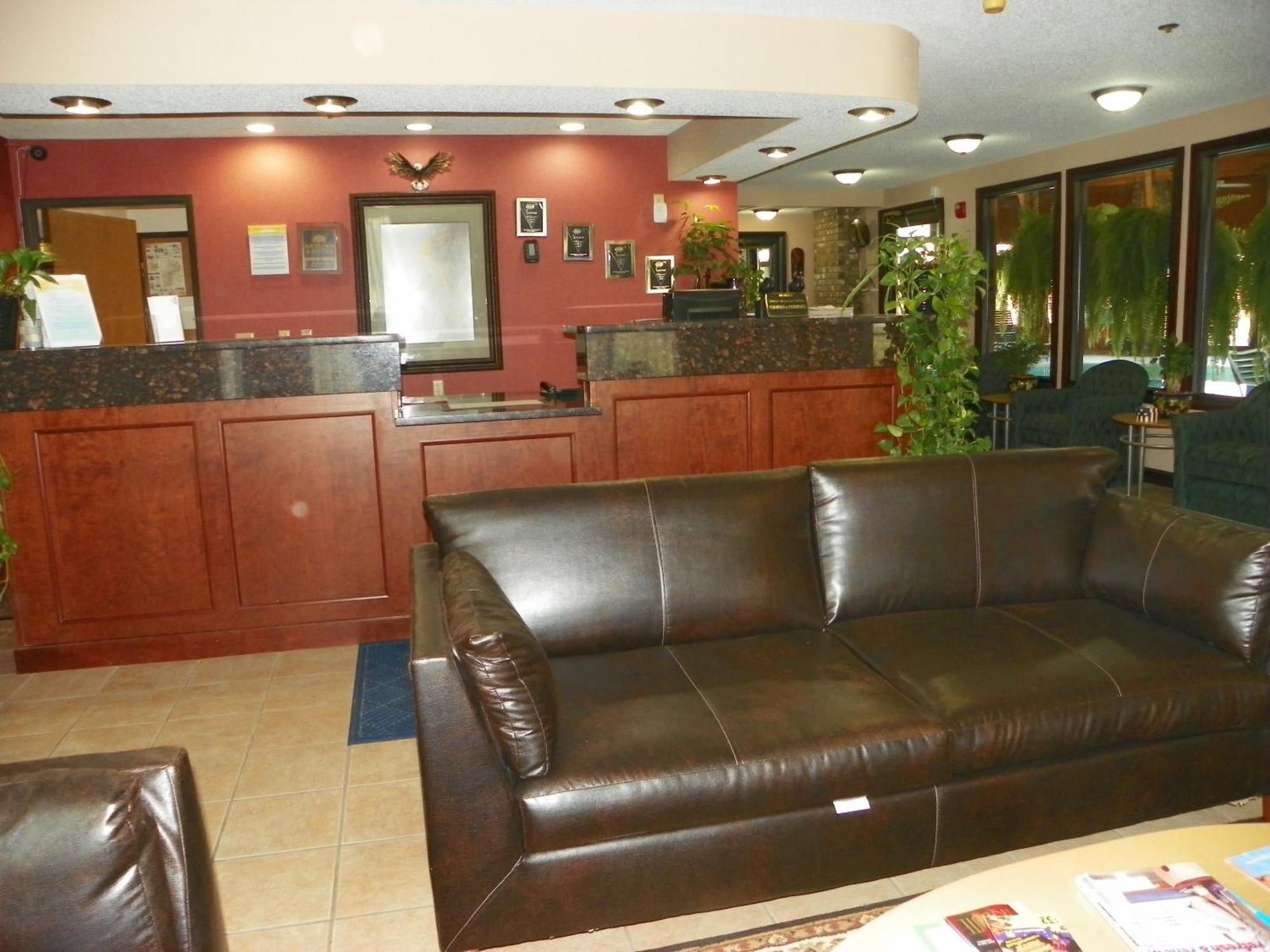 Royalton Inn & Suites Upper Sandusky Ngoại thất bức ảnh