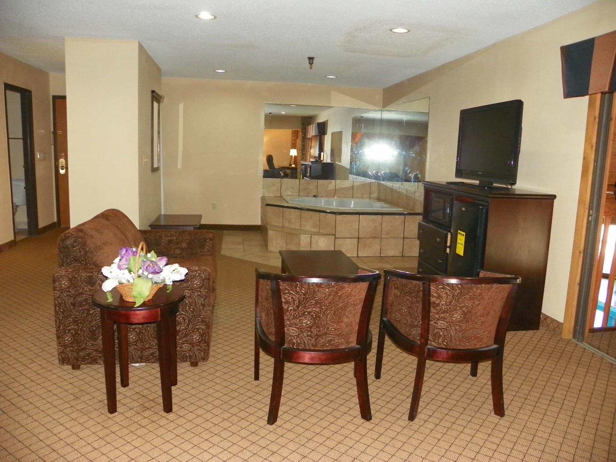 Royalton Inn & Suites Upper Sandusky Ngoại thất bức ảnh