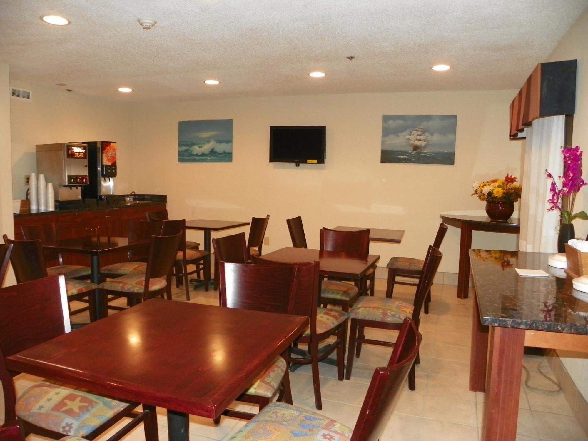 Royalton Inn & Suites Upper Sandusky Ngoại thất bức ảnh